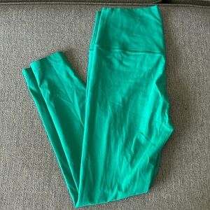 Lululemon new without tags. Kelly green align, high-rise pants